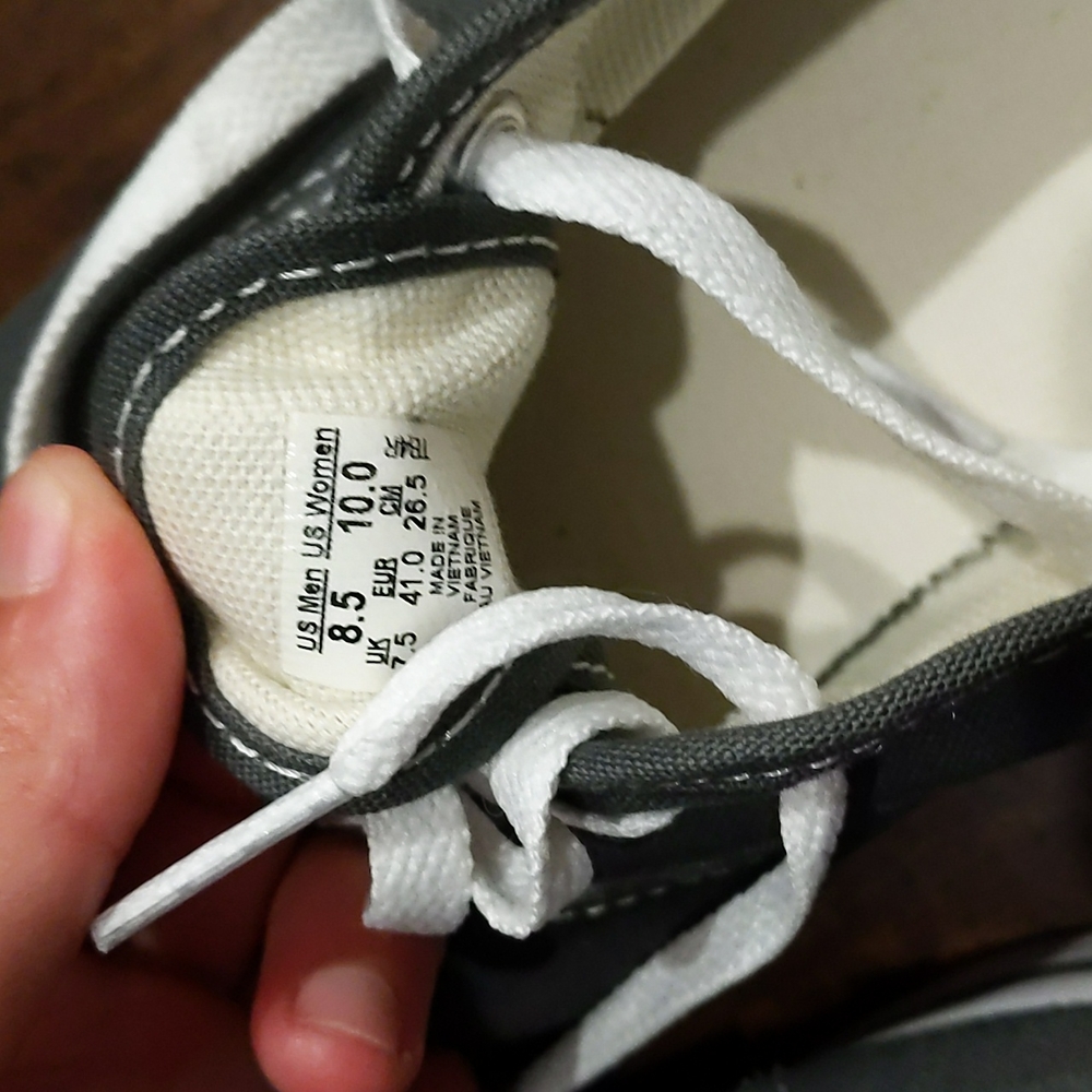 Vans - Picture 2 of 3